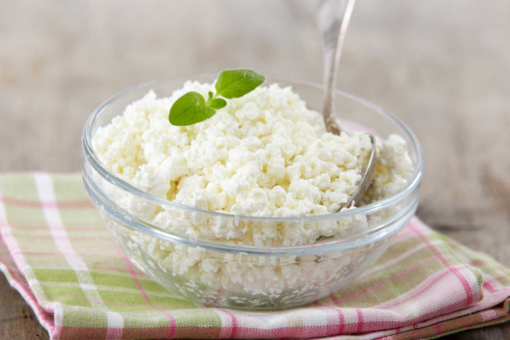 Cottage cheese in small bowl.