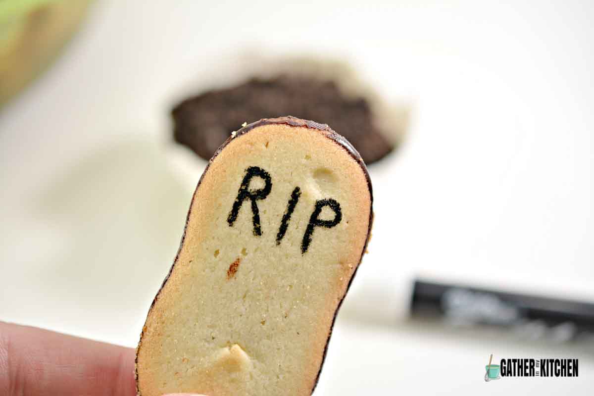"RIP" written on cookie.