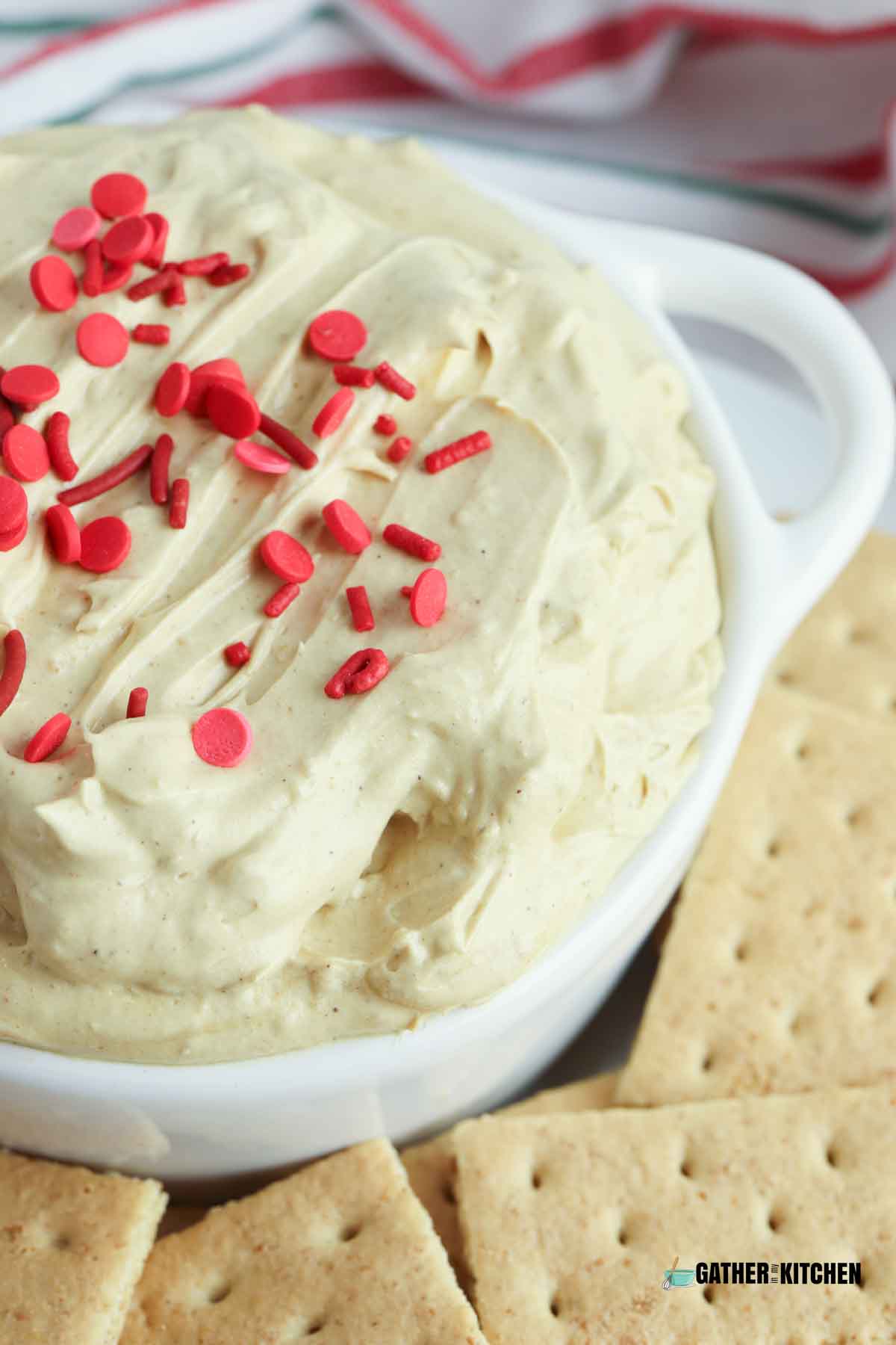 Closeup of gingerbread dip and graham crackers around it.