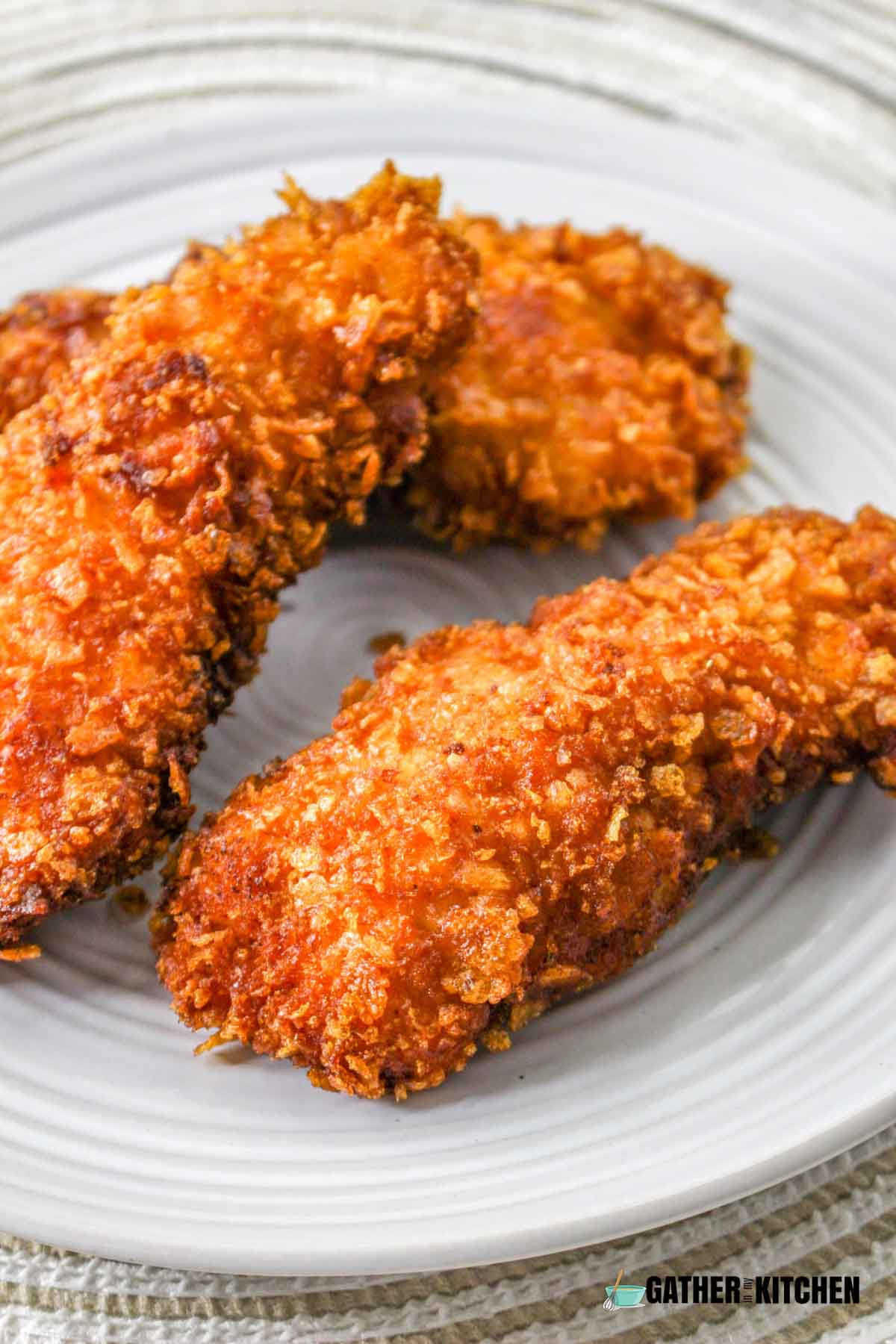 A plate of cornflake fried chicken.