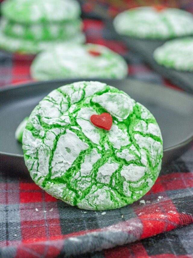 Grinch Crinkle Christmas Cookies